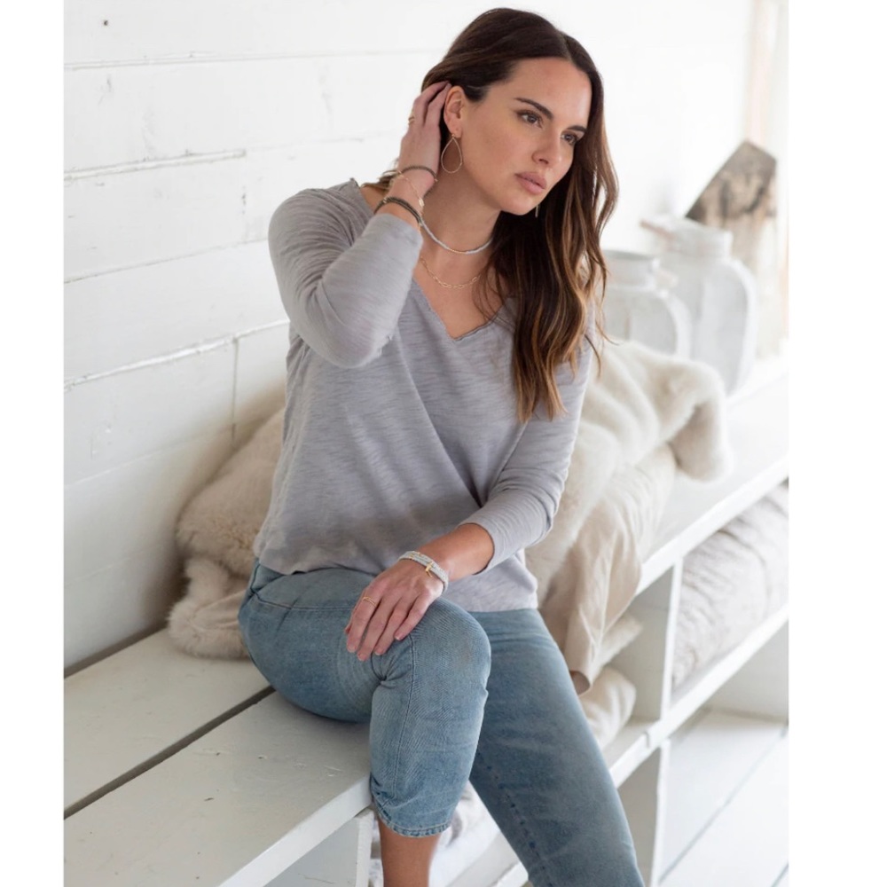 Long Sleeve V Tee in Stone Slub size XL